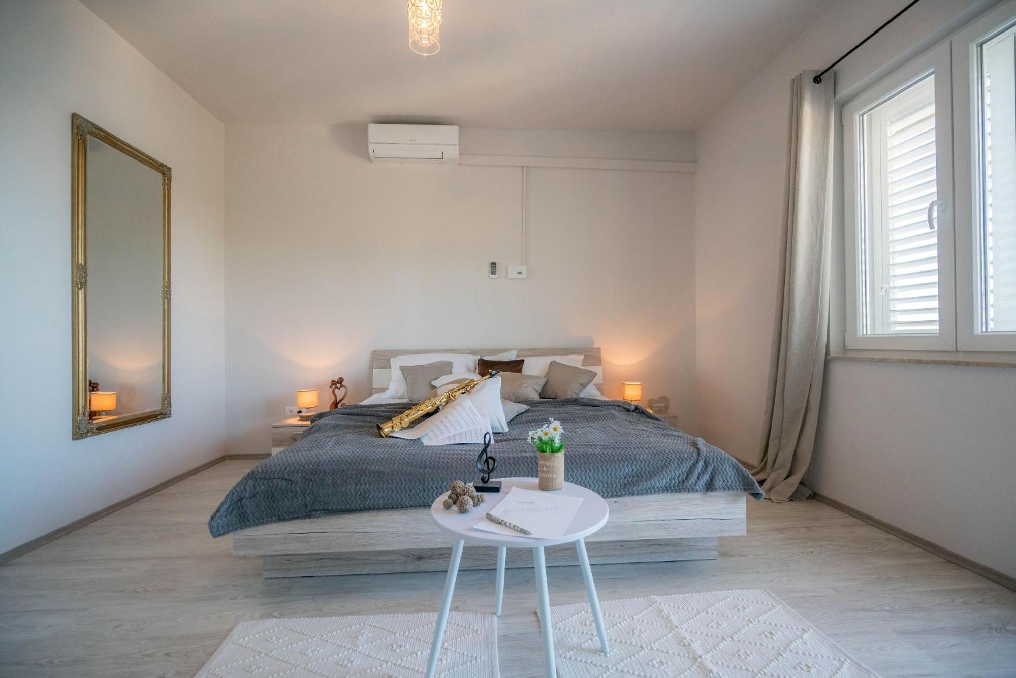 Apartments Sonata Omiš Buitenkant foto